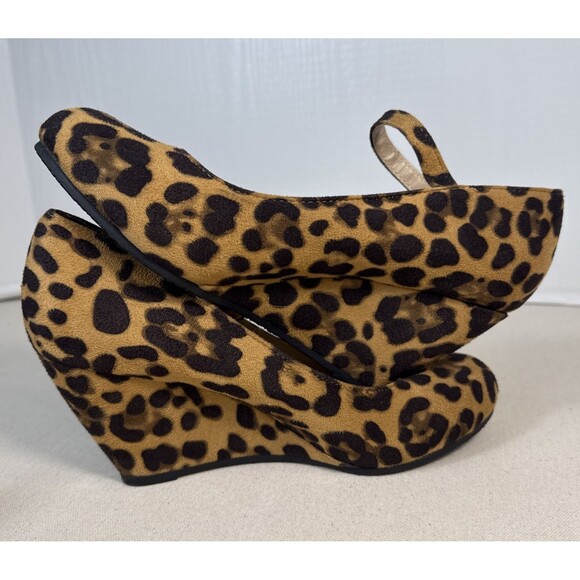 Bella Marie Faux Suede Mary Jane Wedge Leopard Print 3" Heel Size Women's 8.5 - Picture 5 of 11